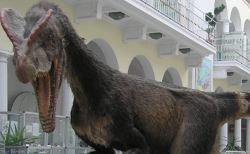 Динозавр дилофозавр